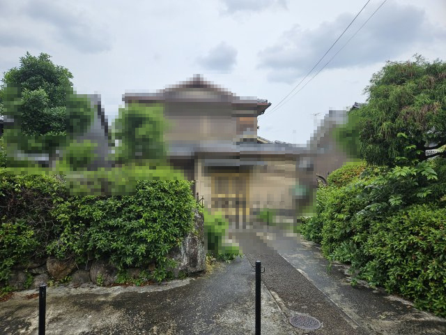 西京区桂乾町の外観|現状建物：平成1年4月築
純和風邸宅・お庭スペースがございます。