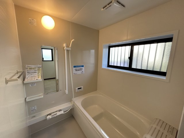 小松島市金磯町中古戸建の浴室