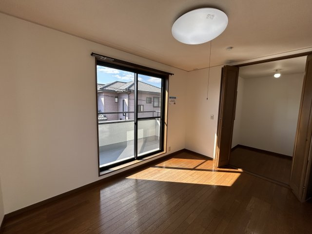 小松島市金磯町中古戸建の洋室