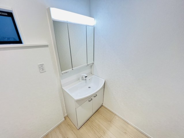 高浜市向山町5丁目8-38『仲介手数料無料』新築一戸建て・建売の独立洗面台
