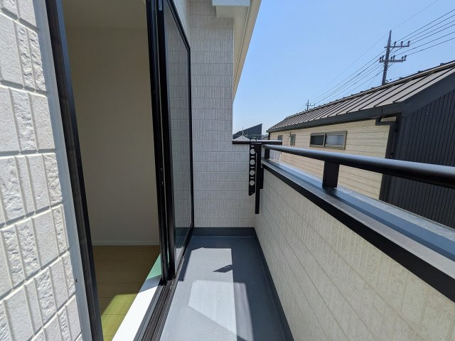 八王子市　西寺方町　新築一戸建てのバルコニー|～南向きで陽当たりの良いバルコニー～