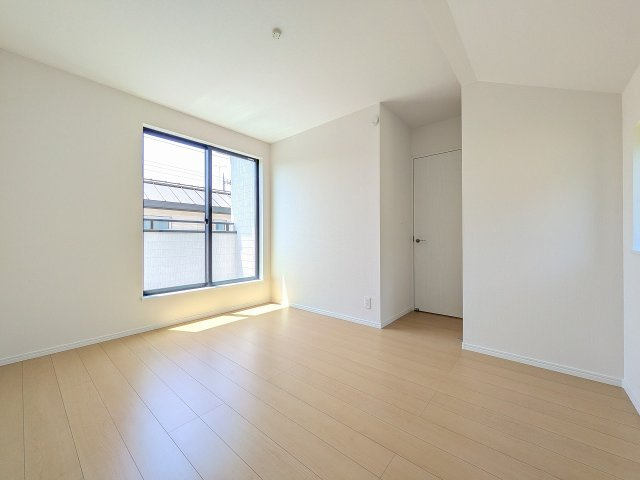 八王子市　西寺方町　新築一戸建ての子供部屋|～2階6.5帖の洋室　2面採光で明るく風通しの良いお部屋です～
