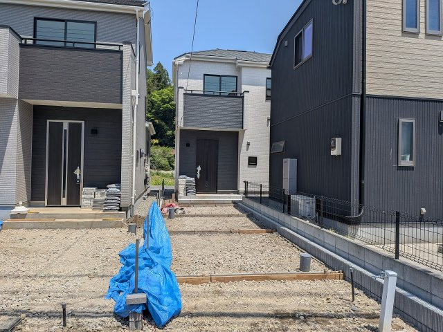 八王子市　西寺方町　新築一戸建ての外観|～控除や減税で優遇の長期優良住宅　2台駐車可能　緑豊かで落ち着きのある住環境～