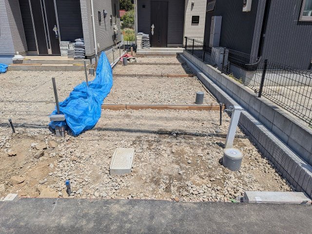 八王子市　西寺方町　新築一戸建ての駐車場|～2台駐車可能カースペース～