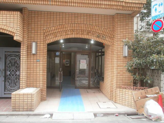 サンスプレンダー池袋のエントランス