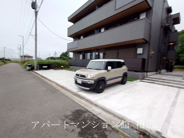 d-kuutio(ディークッティオ) の駐車場