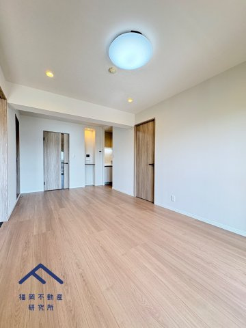 JGMベリテュード箱崎公園セカンドステージの居間・リビング