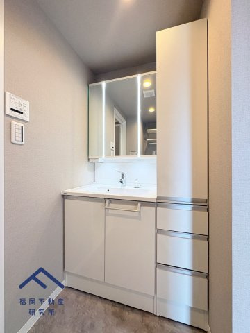 JGMベリテュード箱崎公園セカンドステージの独立洗面台