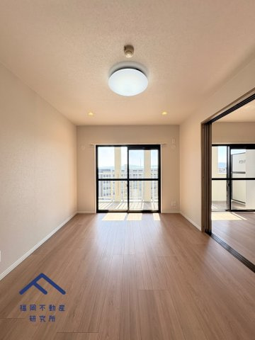 JGMベリテュード箱崎公園セカンドステージの居間・リビング