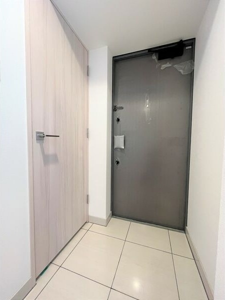 S-RESIDENCE六番町の玄関