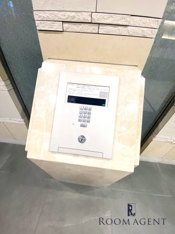 アドバンス名古屋モクシーのエントランス