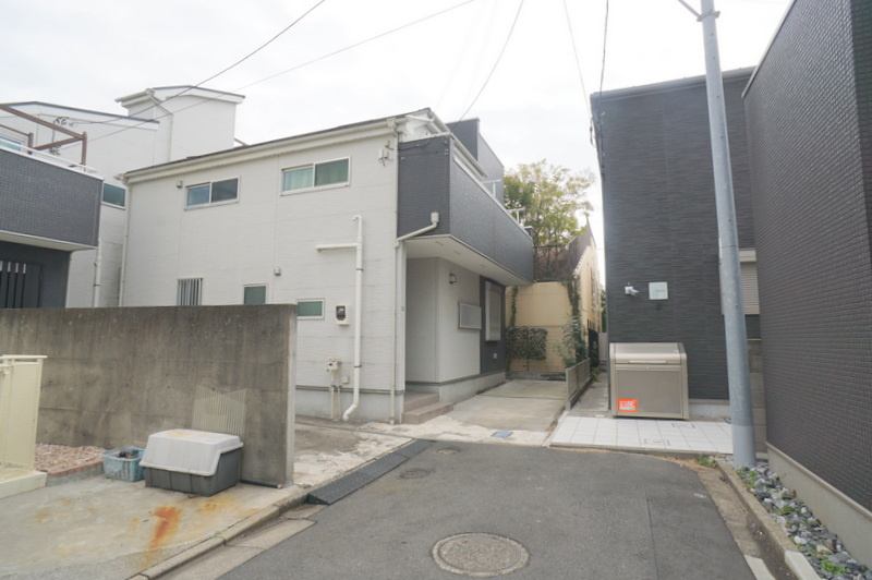 若宮３　戸建の外観|西武新宿線「都立家政」駅徒歩4分
西武新宿線「鷺ノ宮」駅徒歩5分