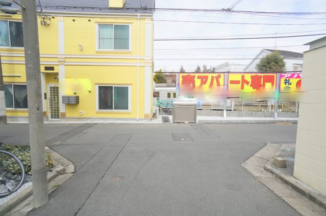 若宮３　戸建の前面道路含む現地写真|北側公道　幅員約4.0m　間口約2.0m