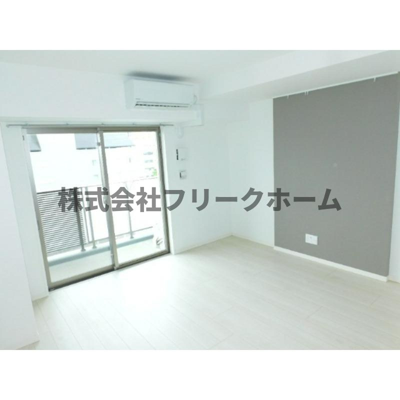 武蔵野市境１丁目の賃貸マンションの居間・リビング