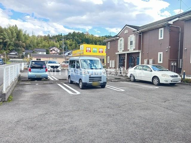 メゾンパルテール１の駐車場|駐車場スペースもあります！