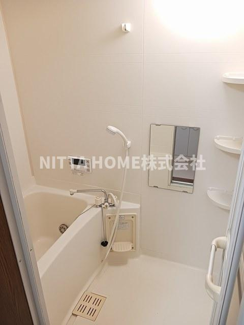 メゾンパルテール１の浴室|追炊き機能付き◎きれいなバスルームです◇