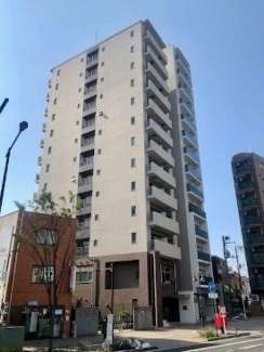 【外観】 | 鉄骨鉄筋コンクリート造のがっちりとした建物。