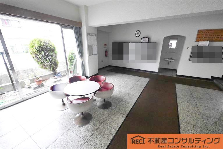 西宮ハウスのロビー