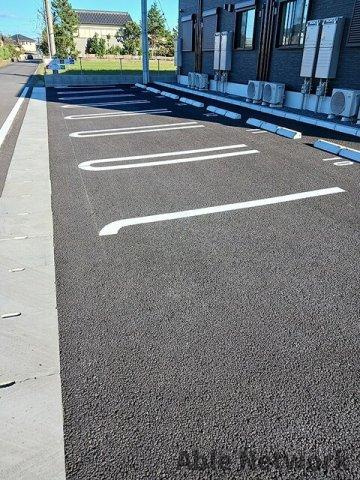 ニコリヴⅠの駐車場