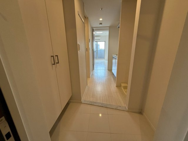 TLRレジデンス本町WESTの玄関