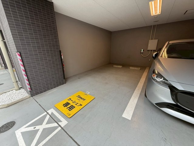 TLRレジデンス本町WESTの駐車場