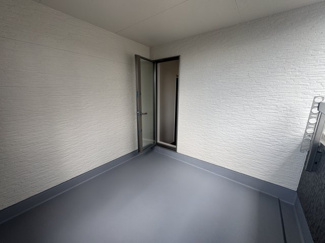 【バルコニー】 | 豊見城市我那覇（全3棟）3号棟 | 3号棟　2階ホールからバルコニー出入り可♪（インナーバルコニー）