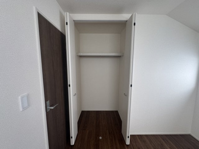 【収納】 | 豊見城市我那覇（全3棟）3号棟 | 3号棟　洋室4.5帖＋CL付き♪