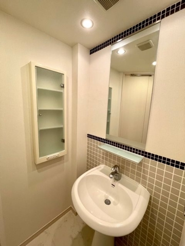 新品家具付きマンション神保町2(KaGood東京)の洗面所