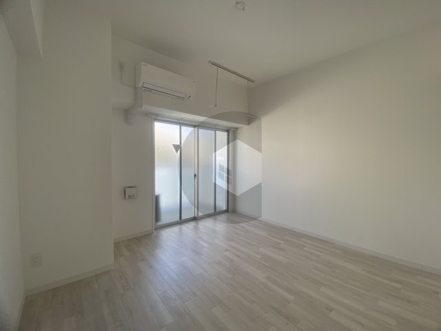 Siete布施駅前の居間・リビング