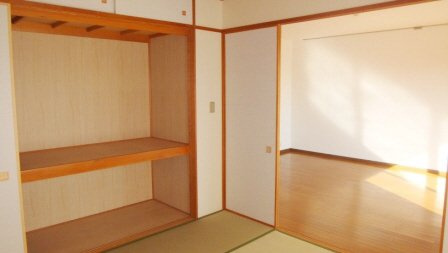 アソシエール西船橋の収納|和室の大きな収納です