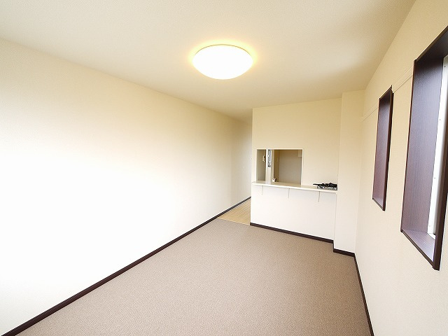 レオネクストサウスウェイヴの居間・リビング|ゆったりとしたリビングです