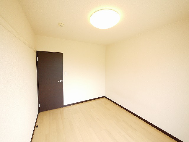 レオネクストサウスウェイヴの洋室|使い勝手のいい洋室です