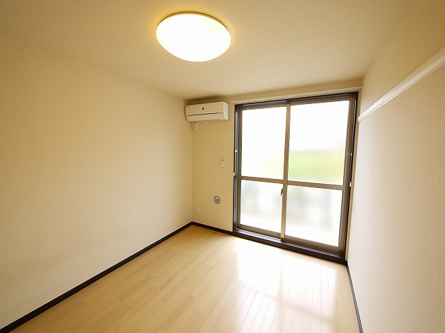 レオネクストサウスウェイヴの洋室|きれいな洋室です