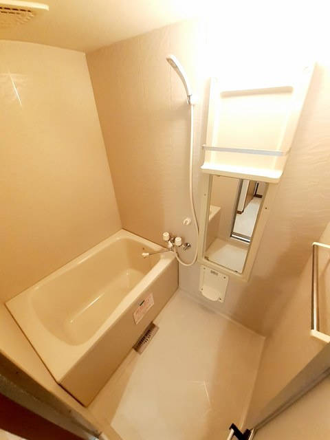 ヴィラシャルマンⅡの浴室|バス