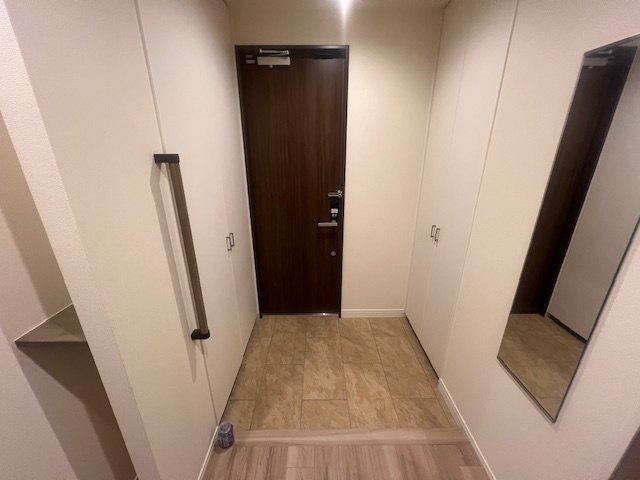 メゾン　メルヴェイユの玄関|別部屋の写真です