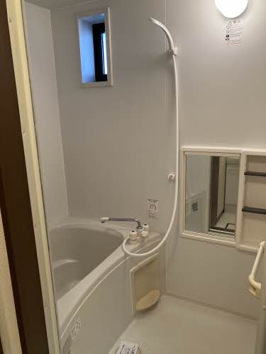 アヴァンティ東本浦の浴室|きれいなお風呂です