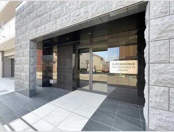 S-RESIDENCE東三国amanteのエントランス