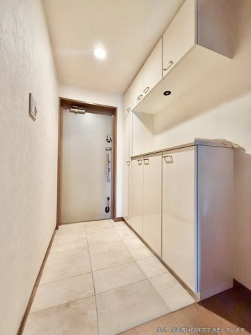 マークスタウン・グランフィーネ川西の玄関|玄関