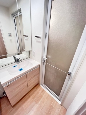 新品家具付きマンション本郷2(KaGood東京)の独立洗面台