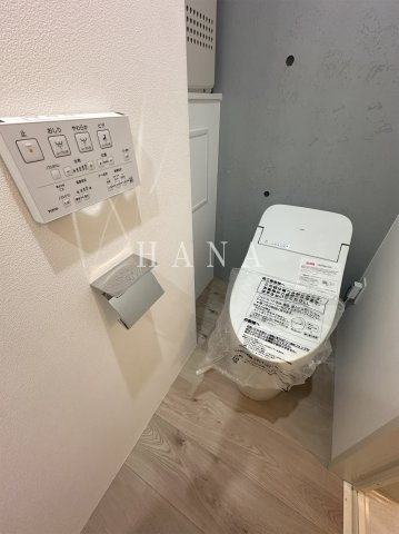 REPURE北千住RESIDENCEのトイレ