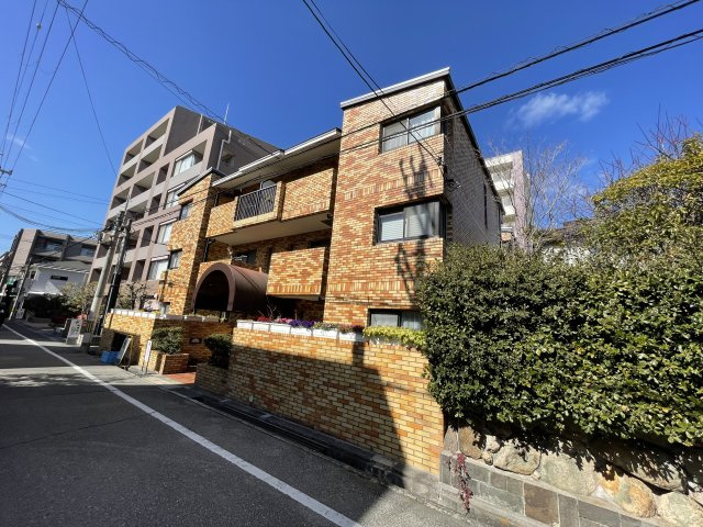 モナーク甲子園の外観