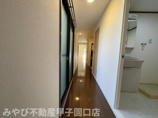 モナーク甲子園の内装