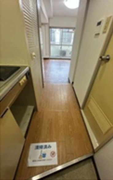 メゾン・ド・マドーヌの玄関