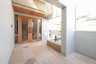 【エントランス】