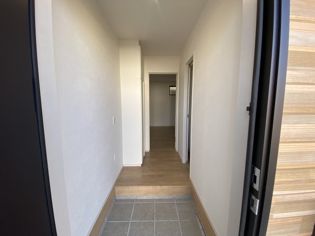 所沢市上安松9期の玄関