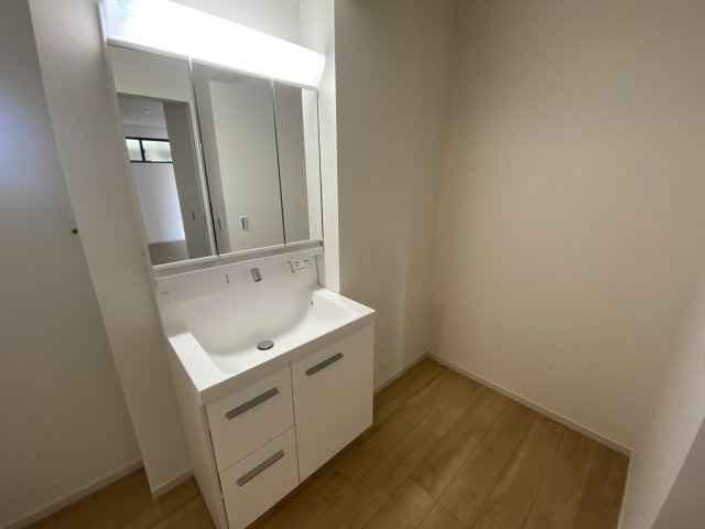 所沢市上安松9期の独立洗面台