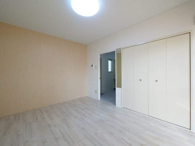 ル・クール瀬戸Ⅱ棟の洋室|※写真は別の部屋のものです。