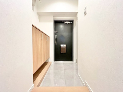 【玄関】 | 日商岩井グリーンサイドマンション | こちらの物件近くの教育施設や、スーパー・公園など、物件周辺の住環境を併せてご案内させて頂きます。ぜひ、現地での暮らしをイメージなさって下さい！