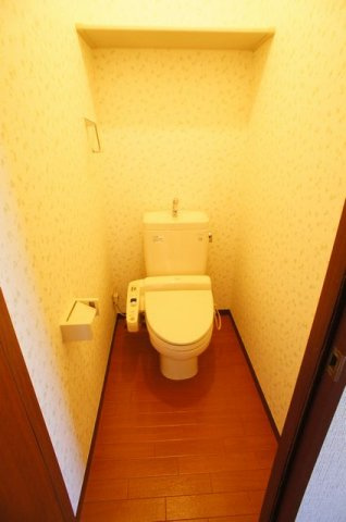 メープルヒルズAのトイレ|※写真は別部屋です。