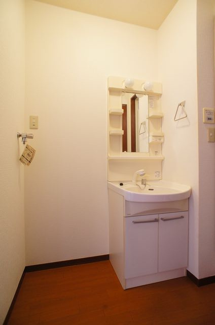 メープルヒルズAの洗面所|※写真は別部屋です。